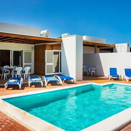 Aleksandra Spacious For 8 Guests, Heated Pool, Mountain Views 普拉亚布兰卡