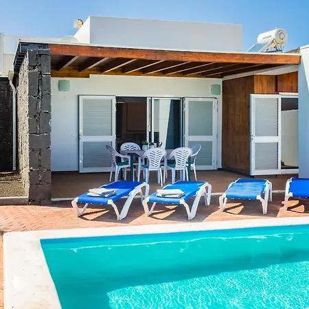 Aleksandra Spacious For 8 Guests, Heated Pool, Mountain Views * Playa Blanca (Lanzarote)