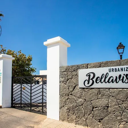 Holiday home Aleksandra Spacious For 8 Guests, Heated Pool, Mountain Views