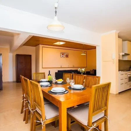 Ferienhaus Aleksandra Spacious For 8 Guests, Heated Pool, Mountain Views *