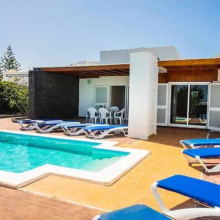 別荘 Aleksandra Spacious For 8 Guests, Heated Pool, Mountain Views プラヤ・ブランカ