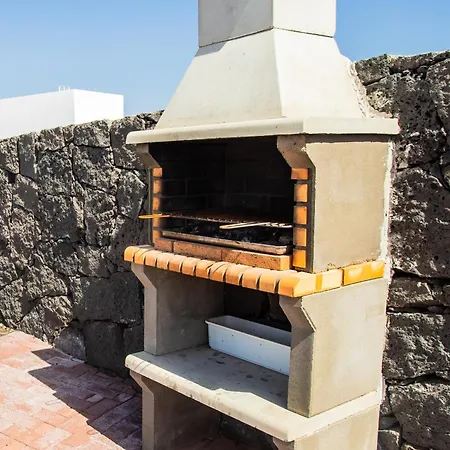 Aleksandra Spacious For 8 Guests, Heated Pool, Mountain Views Ferienhaus Playa Blanca (Lanzarote)