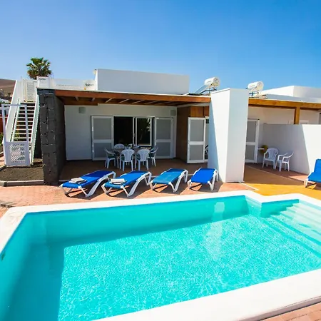 Aleksandra Spacious For 8 Guests, Heated Pool, Mountain Views Ferienhaus *